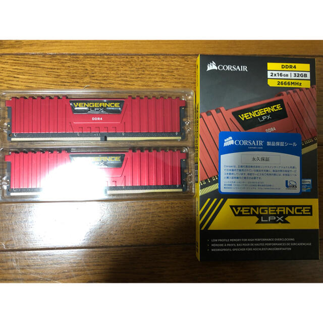 スマホ/家電/カメラCORSAIR DDR4 メモリVENGEANCE LPX 16GB×2枚