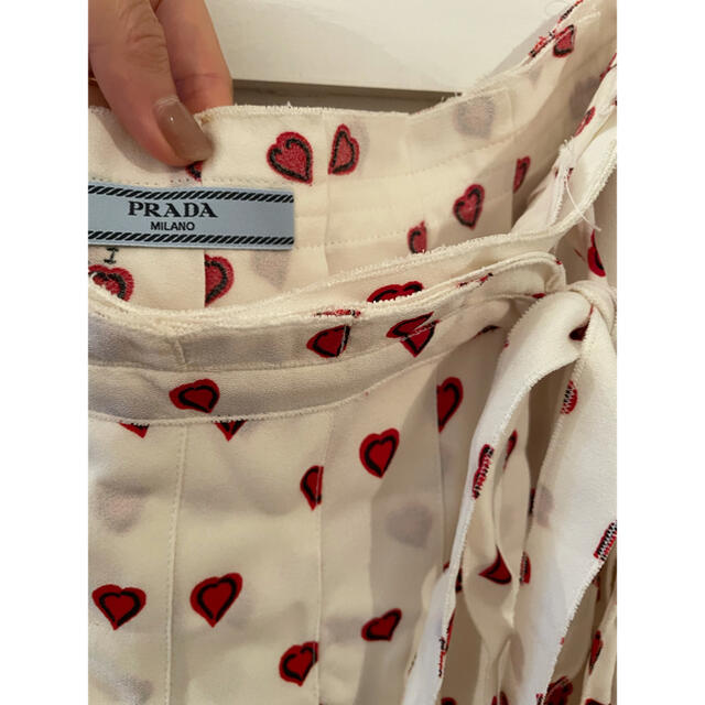 PRADA(プラダ)のPRADA heart skirt. レディースのスカート(ひざ丈スカート)の商品写真