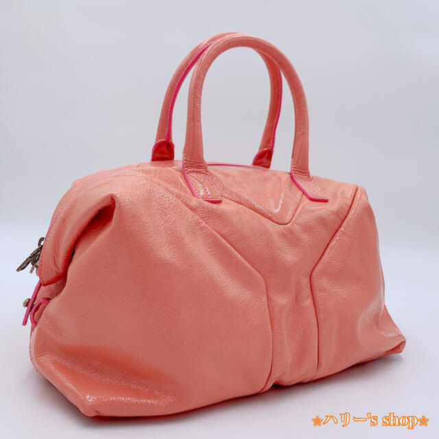Yves Saint Laurent Beaute(イヴサンローランボーテ)のイヴサンローラン イージー パテントレザー ハンドバッグ ピンク レディースのバッグ(ハンドバッグ)の商品写真