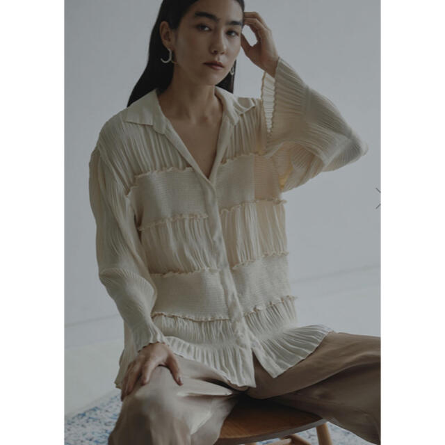 Ameri VINTAGE - Ameri SHIRRING PLEATS BLOUSEの通販 by H.A'shop ...