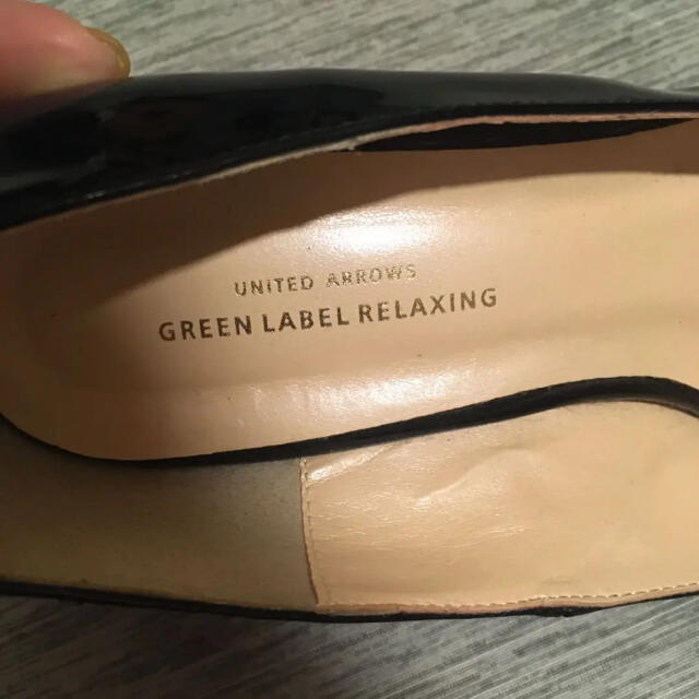 UNITED ARROWS green label relaxing(ユナイテッドアローズグリーンレーベルリラクシング)のgreen label relaxing エナメルパンプス黒 レディースの靴/シューズ(ハイヒール/パンプス)の商品写真