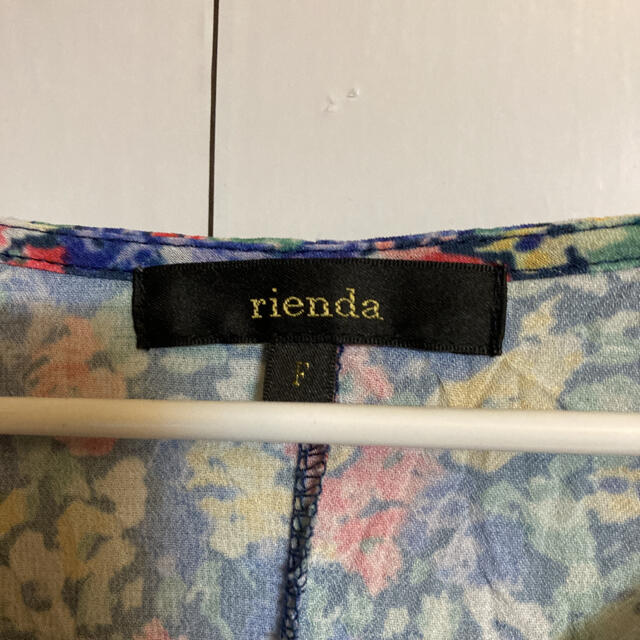 rienda(リエンダ)の小花柄の前開きロングワンピース レディースのワンピース(ロングワンピース/マキシワンピース)の商品写真