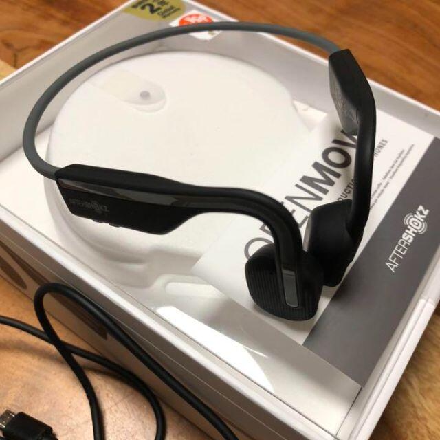 AfterShokz OpenMove 骨伝導ワイヤレスヘッドホン　グレー スマホ/家電/カメラのオーディオ機器(ヘッドフォン/イヤフォン)の商品写真