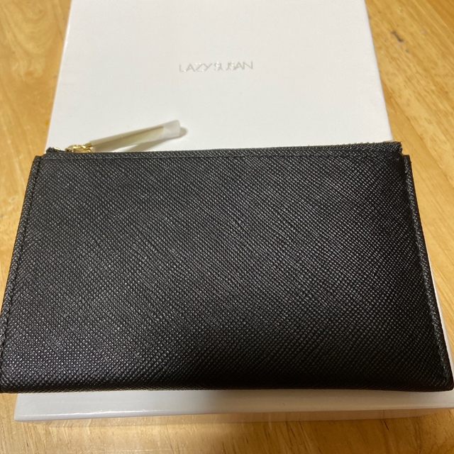 LAZY SUSAN(レイジースーザン)のレィジースーザン　ジップつきカードケース　新品未使用　本日出品終了 レディースのファッション小物(財布)の商品写真