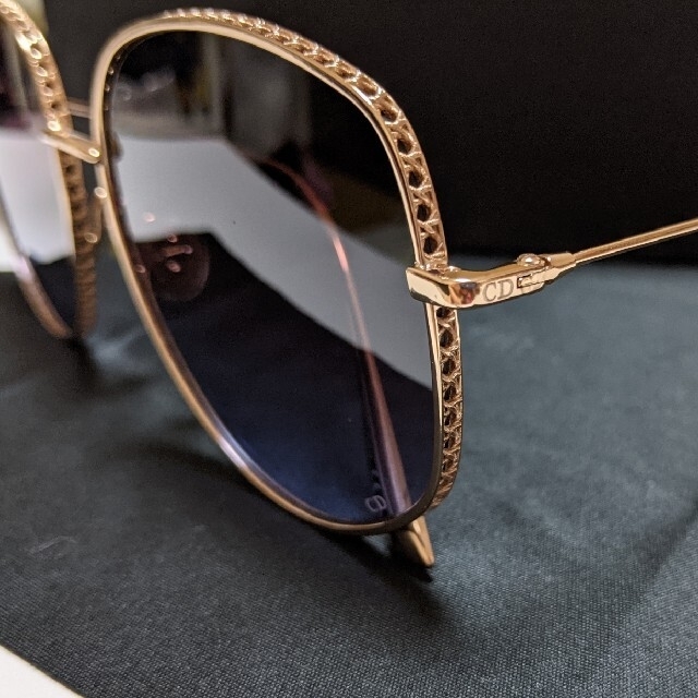 Christian Dior(クリスチャンディオール)のDior サングラス 【値下げ】 レディースのファッション小物(サングラス/メガネ)の商品写真