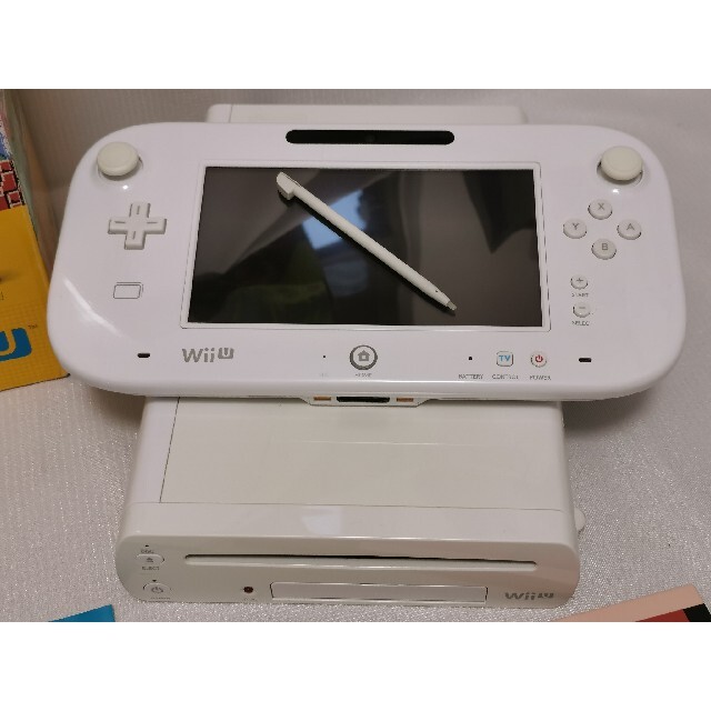 Wii U(ウィーユー)のWiiU スーパーマリオメーカーセット 3人で遊べるマリオカート8とリモコン付き エンタメ/ホビーのゲームソフト/ゲーム機本体(家庭用ゲーム機本体)の商品写真