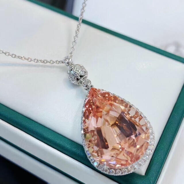 アフリカ 天然モルガナイト ダイヤ ペンダントトップ22.5ct k18 の通販