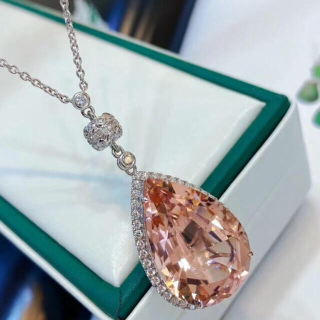 アフリカ 天然モルガナイト ダイヤ ペンダントトップ22.5ct k18 の通販