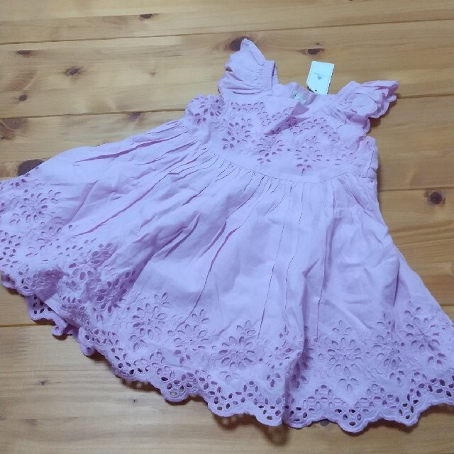 babyGAP(ベビーギャップ)の新品 babygap ワンピース90 キッズ/ベビー/マタニティのキッズ服女の子用(90cm~)(ワンピース)の商品写真