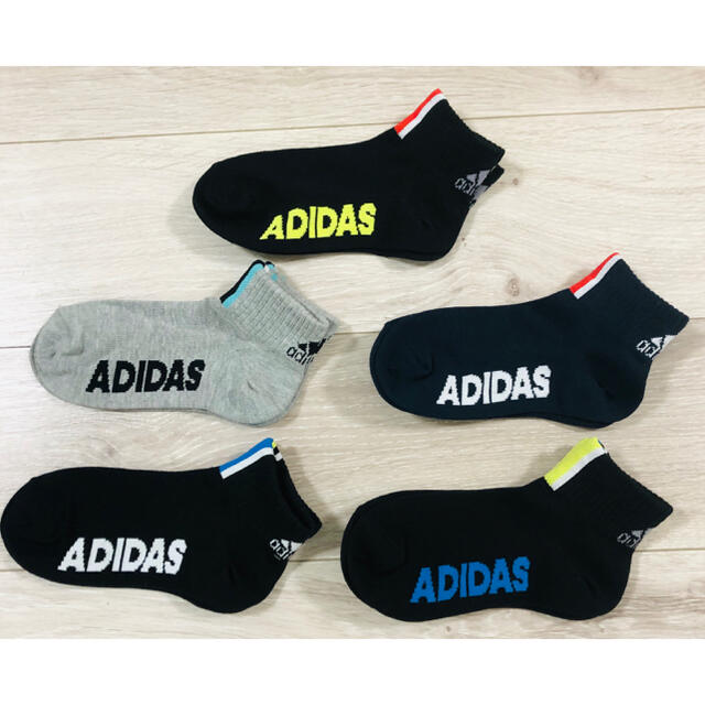 adidas(アディダス)のゆっさん様　専用　アディダス19〜21 ５足セット　＋　3足セット キッズ/ベビー/マタニティのこども用ファッション小物(靴下/タイツ)の商品写真