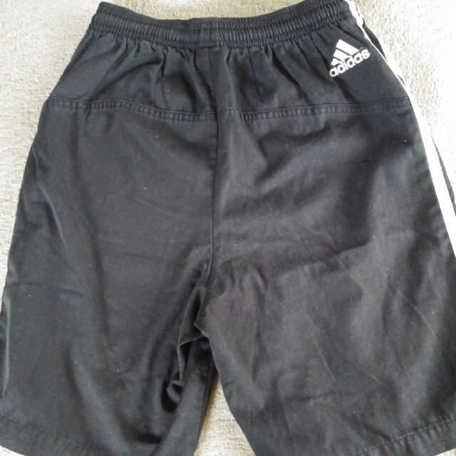 adidas(アディダス)のアディダスジュニアハーフパンツ キッズ/ベビー/マタニティのキッズ服男の子用(90cm~)(パンツ/スパッツ)の商品写真