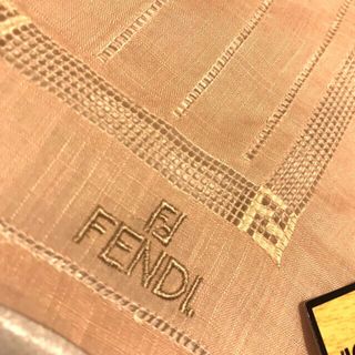 フェンディ(FENDI)の未使用　フェンディ  ハンカチスカーフ　　　　刺繍レース　rare (ハンカチ)