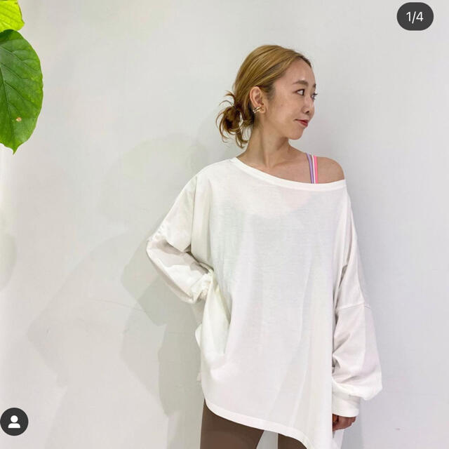 BAYFLOW(ベイフロー)のhereiam 新品　BigロンT 野沢和香 レディースのトップス(Tシャツ(長袖/七分))の商品写真