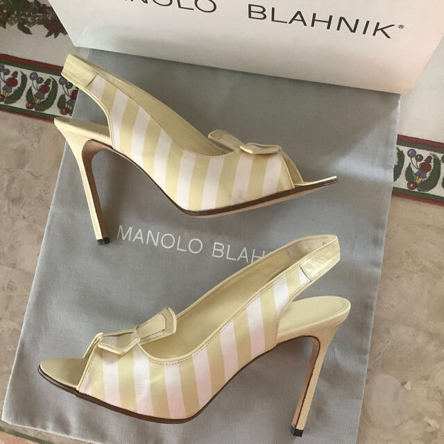 MANOLO BLAHNIK(マノロブラニク)の新品!極僅か汚れあり 憧れのマノロブラニク 上品シャイニーサテン 24㎝ レディースの靴/シューズ(サンダル)の商品写真