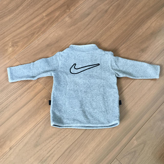 NIKE(ナイキ)のラブミー♪様専用 NIKE フリース素材 トップス 80サイズ キッズ/ベビー/マタニティのベビー服(~85cm)(トレーナー)の商品写真