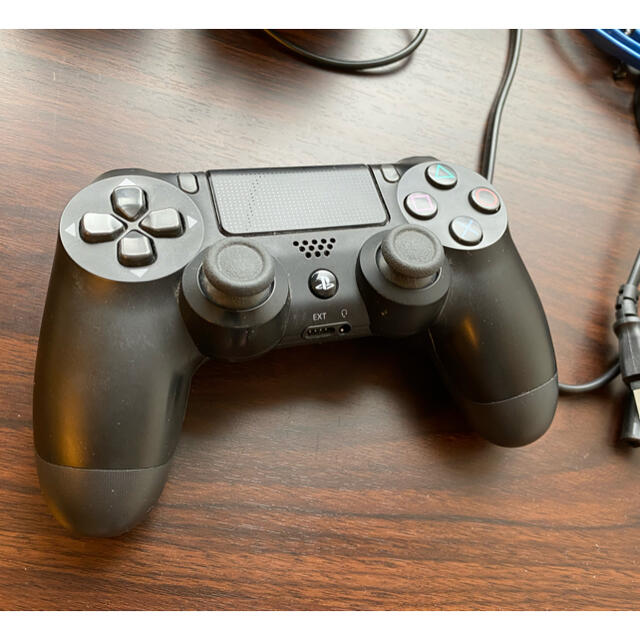 PlayStation4(プレイステーション4)の※ザワザワさん専用【美品】すぐに遊べる！PS4完璧セット👾 エンタメ/ホビーのゲームソフト/ゲーム機本体(家庭用ゲーム機本体)の商品写真