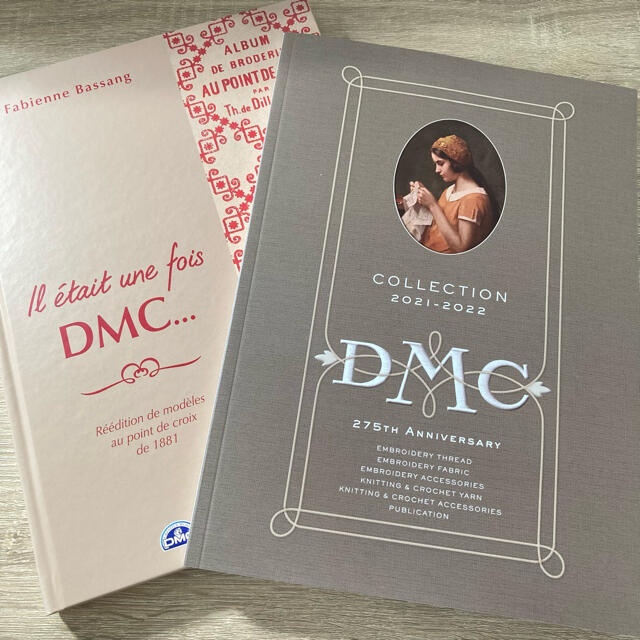 新品 DMCの歴史クロスステッチアルバムIV DMDカタログ最新版 2冊セット エンタメ/ホビーの本(洋書)の商品写真