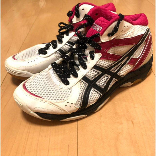 asics(アシックス)の【asics】バレーシューズ23.5cm 保管袋付き スポーツ/アウトドアのスポーツ/アウトドア その他(バレーボール)の商品写真