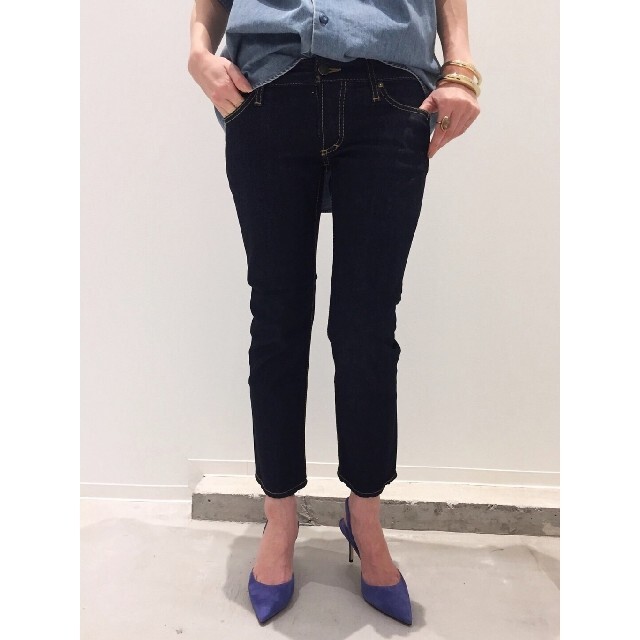 L'Appartement DEUXIEME CLASSE(アパルトモンドゥーズィエムクラス)のアパルトモンL'AppartementのCROPPED SKINNY DENIM レディースのパンツ(デニム/ジーンズ)の商品写真