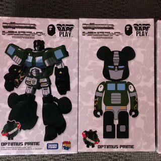 アベイシングエイプ(A BATHING APE)の2体　BAPE X TRANSFORMERS X BE@RBRICK 200%(キャラクターグッズ)