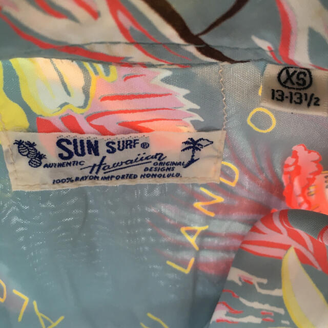 Sun Surf(サンサーフ)のSUN SURF アロハシャツ　レディース　水色　ピンク　ココナッツボタン レディースのトップス(シャツ/ブラウス(半袖/袖なし))の商品写真