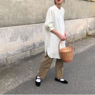 ユニクロ(UNIQLO)のused● リネンブレンドスタンドカラーチュニック　オフホワイトM(シャツ/ブラウス(長袖/七分))