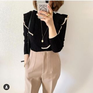 ザラ(ZARA)の新品タグ付き　ZARA ハイウエストパンツ　XS(クロップドパンツ)