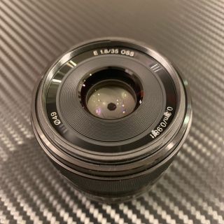 ソニー(SONY)の【ほぼ新品】SONY E 35mm F1.8 OSS (レンズ(単焦点))