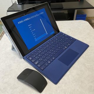 マイクロソフト(Microsoft)のWindows Surface Pro4(タブレット)