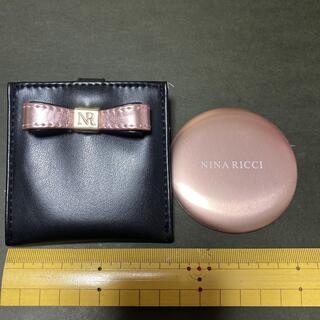 ニナリッチ(NINA RICCI)のNINA RICCI手鏡　可愛いケース付き❣️(財布)