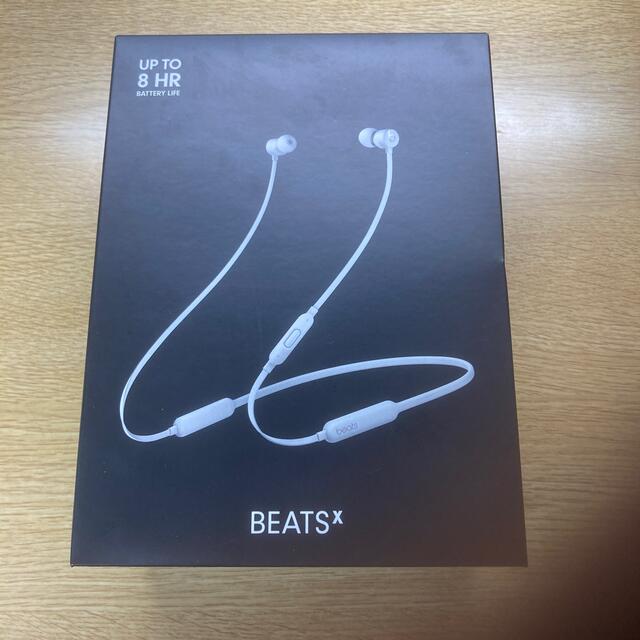 Beats by Dr Dre(ビーツバイドクタードレ)のBEATS X ホワイト スマホ/家電/カメラのオーディオ機器(ヘッドフォン/イヤフォン)の商品写真