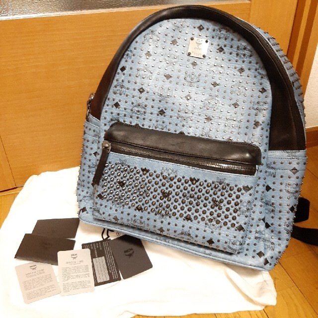 メンズ【超美品】MCM スタッズ リュック バックパック Msize