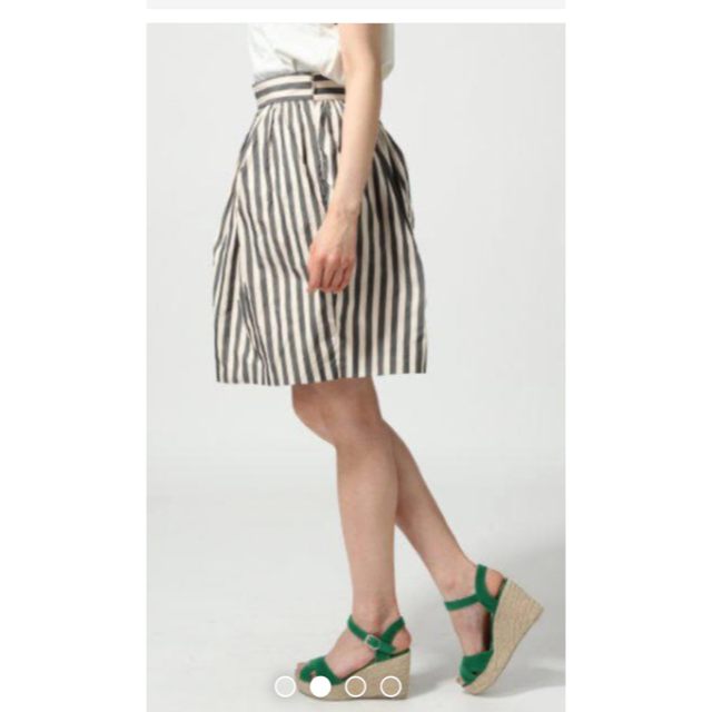 BLISS POINT(ブリスポイント)のストライプ　タフタ素材のスカート レディースのスカート(ひざ丈スカート)の商品写真