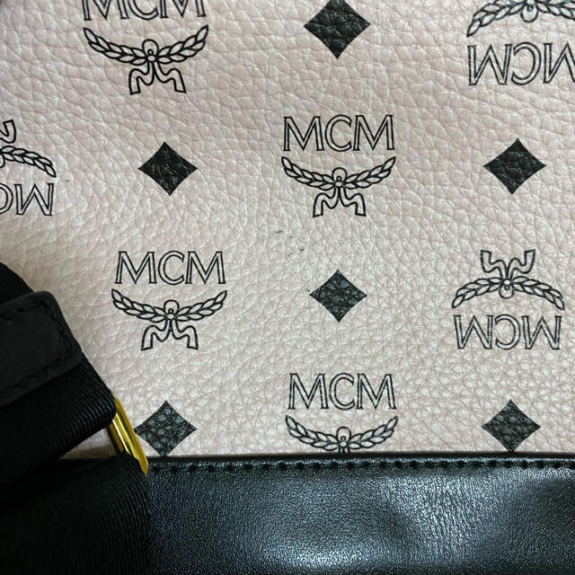 MCM(エムシーエム)のミニリュック レディースのバッグ(リュック/バックパック)の商品写真