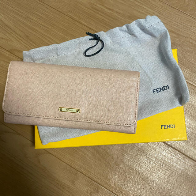 FENDIの長財布