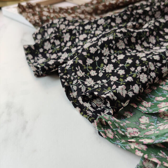 「訳あり-即納商品」小花柄シフォンフレアスカート レディースのスカート(ロングスカート)の商品写真