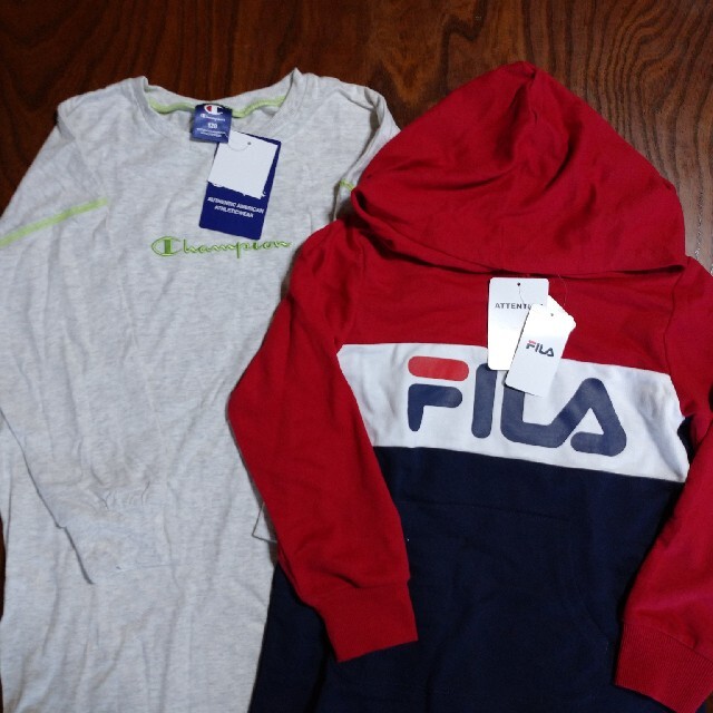 Champion(チャンピオン)の新品！ FILA  Champion ワンピース 110 長袖   キッズ/ベビー/マタニティのキッズ服女の子用(90cm~)(ワンピース)の商品写真