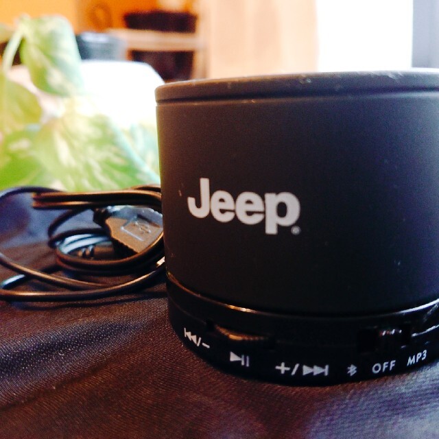 Jeep(ジープ)のJeep ノベルティ スピーカー スマホ/家電/カメラのオーディオ機器(スピーカー)の商品写真