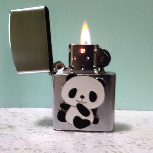 ZIPPO(ジッポー)のビッグ　サイズ　オイルライター　パンダ メンズのファッション小物(タバコグッズ)の商品写真