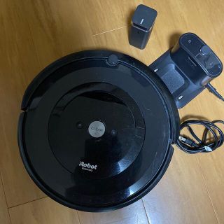 アイロボット(iRobot)のルンバe5(掃除機)