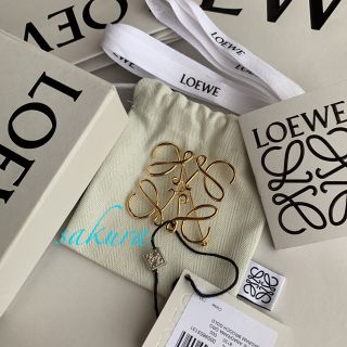 新品未使用 ロエベ LOEWE アナグラムブローチ 新品未使用 ロエベ LOEWE アナグラムブローチ