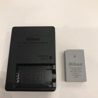 ニコン(Nikon)の【Nikon】バッテリーとバッテリーチャージャー(バッテリー/充電器)