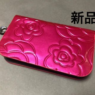 【新品】フラワー型押し☆合皮キーケース(6連)キーリング付き ピンク系(キーケース)