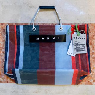 マルニ(Marni)の★完売・希少カラー★MARNI❤︎ストライプトート ラッカーレッド(かごバッグ/ストローバッグ)