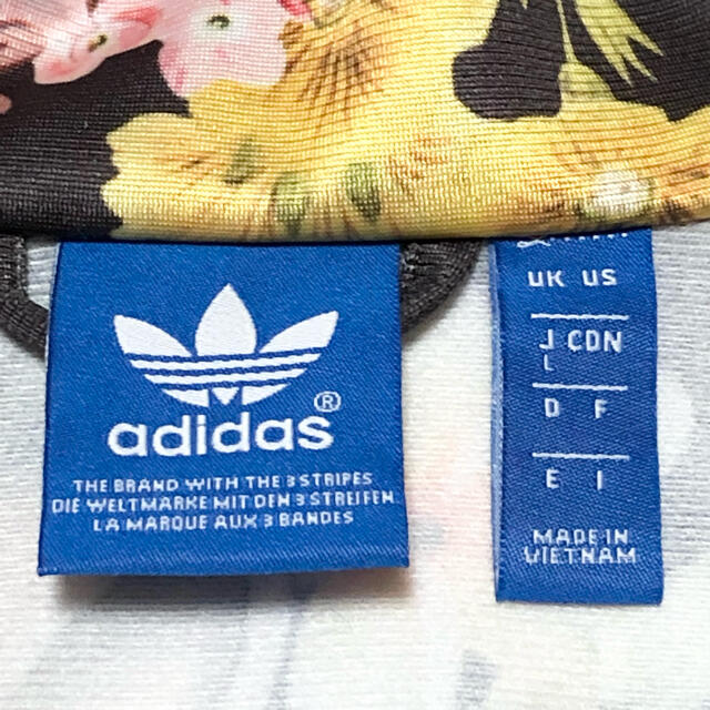 adidas(アディダス)のadidas アディダス ジャージ ブルゾン フローラル 花柄 刺繍ロゴ レディースのジャケット/アウター(ブルゾン)の商品写真