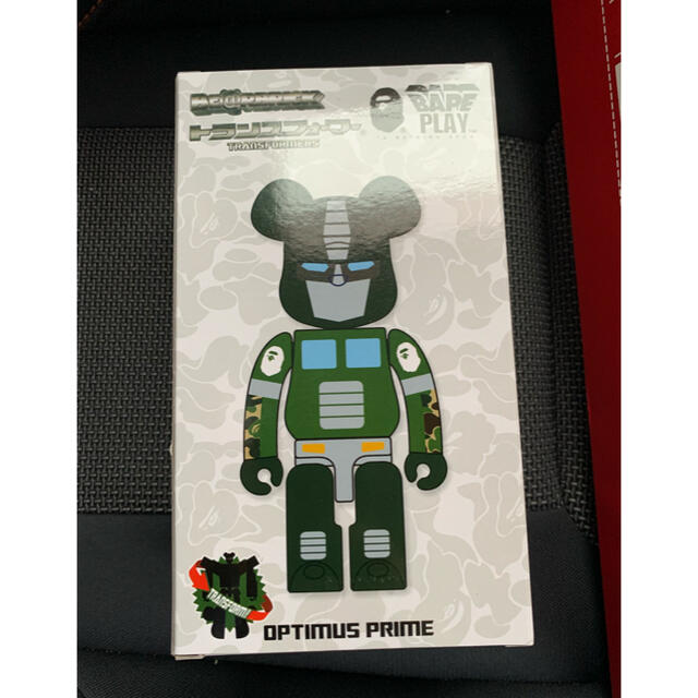 A BATHING APE(アベイシングエイプ)のBE@RBRICK TRANSFORMERS OPTIMUS  BAPE ハンドメイドのおもちゃ(フィギュア)の商品写真