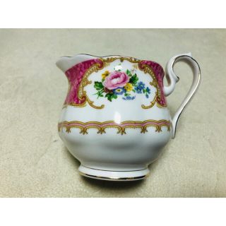 ロイヤルアルバート(ROYAL ALBERT)のロイヤルアルバート　クリーマー(食器)