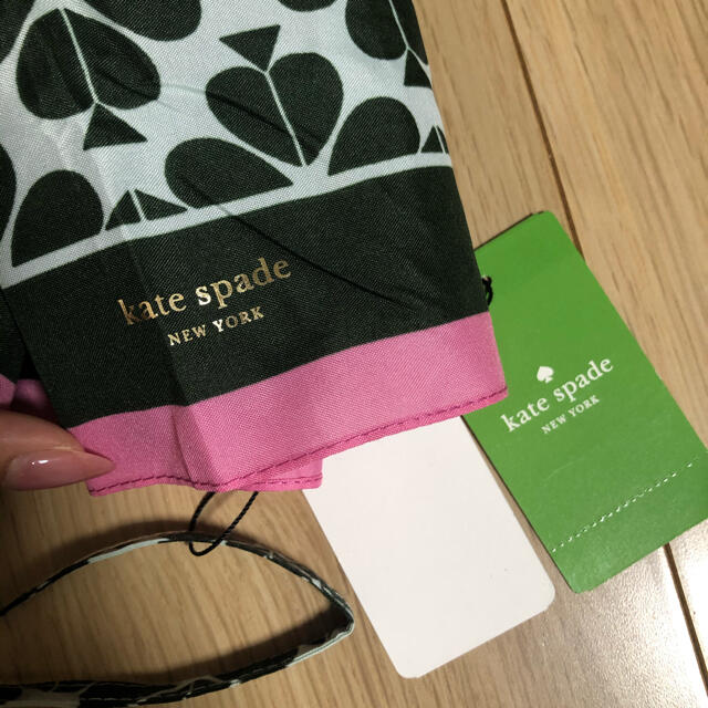 kate spade new york(ケイトスペードニューヨーク)の新品未使用♡ケイトスペード　折りたたみ傘 レディースのファッション小物(傘)の商品写真