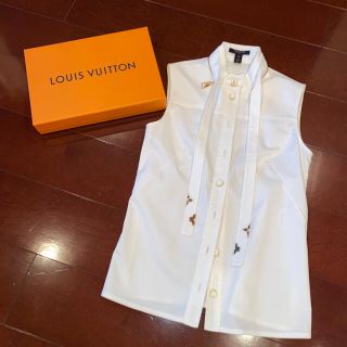 未使用品△正規品 LOUIS VUITTON ルイヴィトン ロゴボタン・ボウタイリボン付 ノースリーブ コットン シャツ レディース ホワイト 38 伊製