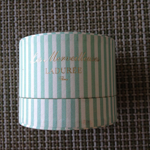 LADUREE(ラデュレ)のラデュレ🌹ローズチーク（ミニ） コスメ/美容のベースメイク/化粧品(その他)の商品写真